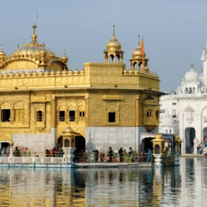 Explore India’s Golden Triangle with Amritsar and Varanasi