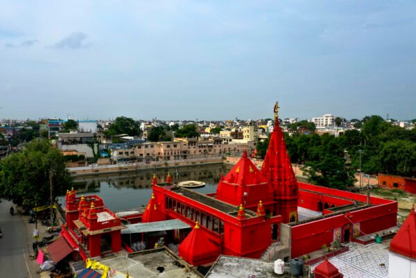 Bodhgaya - Varanasi - Delhi Tour Packages - Image 3