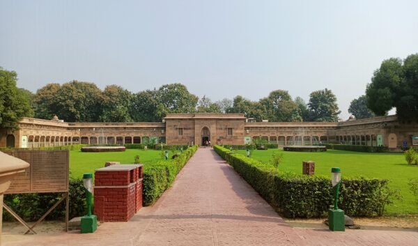 Bodhgaya - Varanasi - Delhi Tour Packages - Image 5